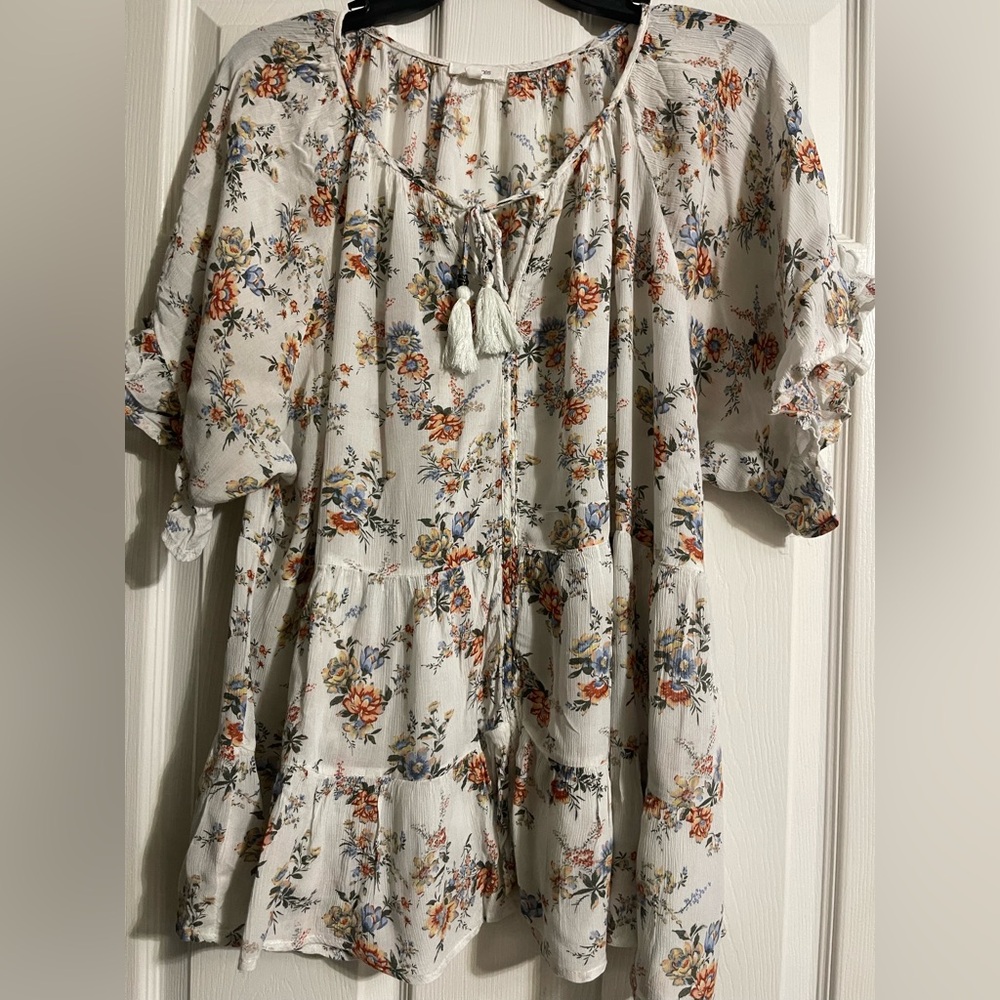 PLUS MAURICES Floral Top